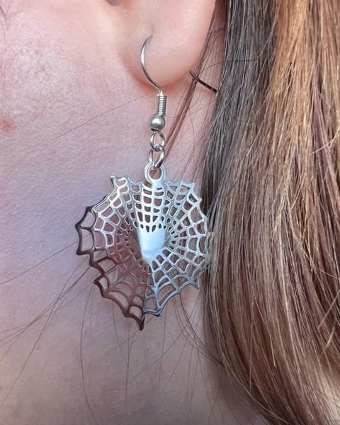 Load image into Gallery viewer, Heartweb Earrings